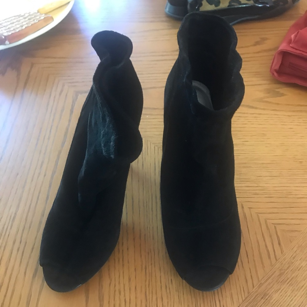 Peek a boo boots